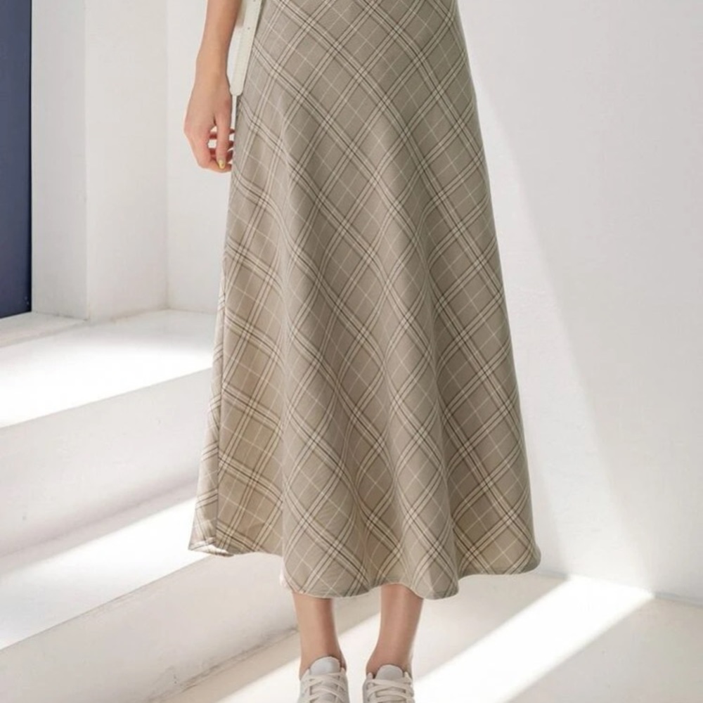Long Skirt With Zipper On The Side
